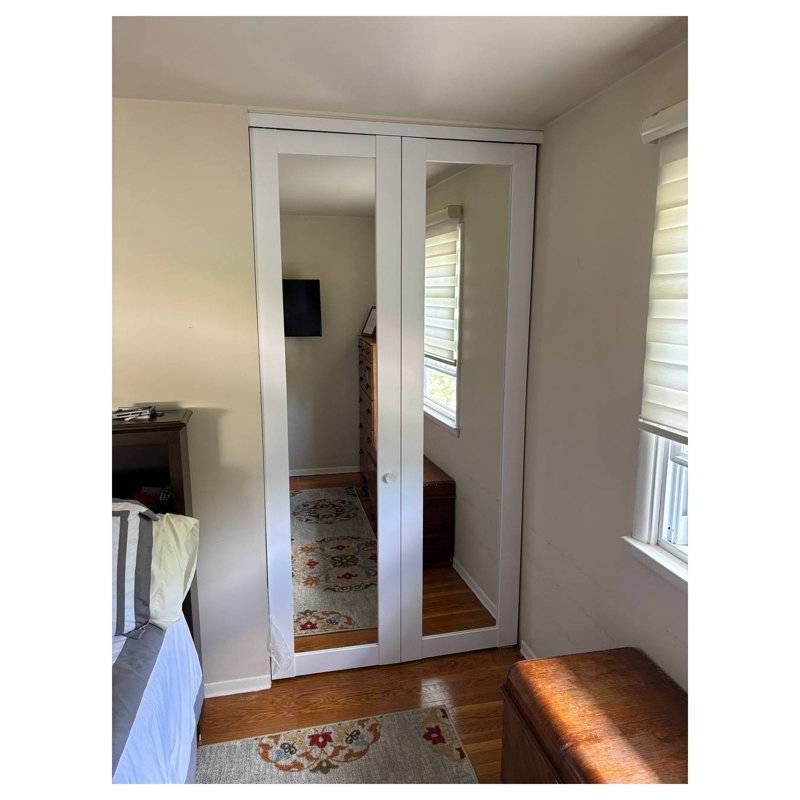 Porte intérieure française prémontée Lucia 1299 Blanc Soie avec miroir, panneau simple, cadre et poignées, idéale pour salle de bain ou chambre à coucher. Porte robuste - 107 cm x 244 cm.