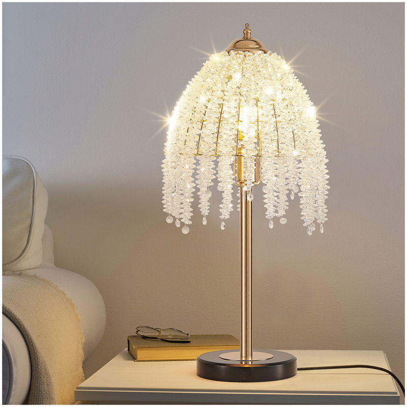Lampe de table élégante en cristal de 19 po (H) - Conception en cascade rétro avec abat-jour en perles de cristal et base texturée en marbre pour le salon, la chambre à coucher ou le bureau (ampoule non incluse)