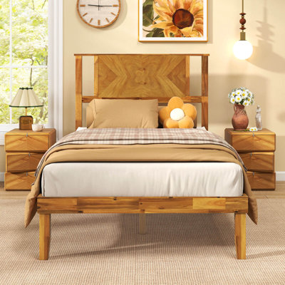 Structure de lit simple avec tête de lit et espace sous le lit sans sommier