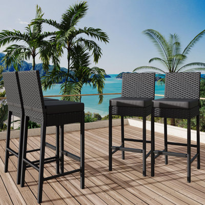 Ensemble de 4 tabourets de bar d'extérieur en osier tissé, tabourets de patio en rotin et chaises de bar de patio sans accoudoirs, chaise d'extérieur à hauteur de bar avec coussin moelleux