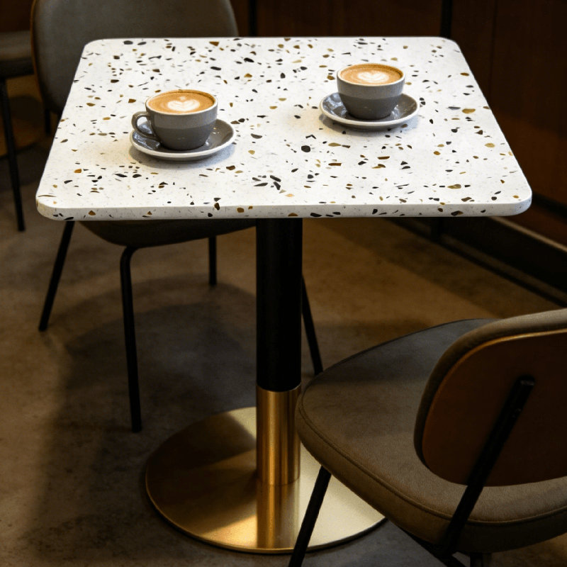 Table carrée 24 po en terrazzo de qualité commerciale pour la boulangerie, le café, le restaurant et les petits espaces