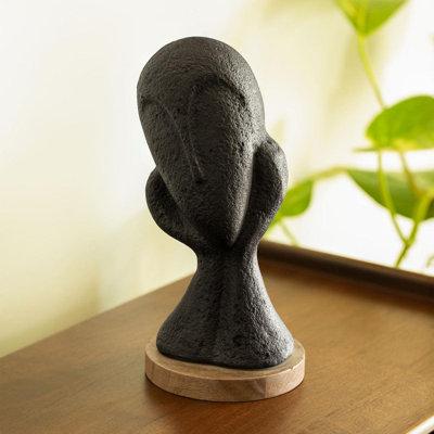 Figurines & Sculptures