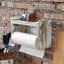 Porte-essuie-tout en bois blanchi avec tablette de rangement supérieure et rangement mural