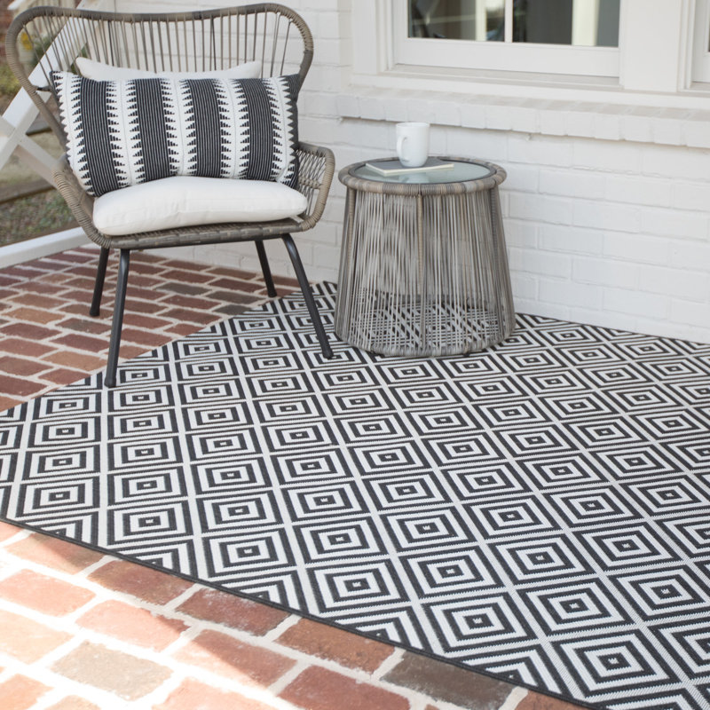 Ammons Indoor / Outdoor Rug, Rectangle 5'3" x 7'