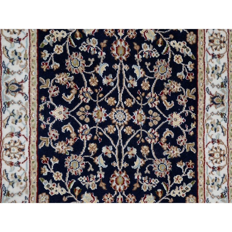 Tapis bleu nuit 2 pi 8 po x 18 pi Nain