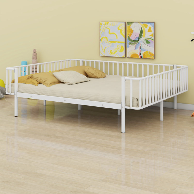 Classic Metal Daybed, Stable Slat Support Design, Queen, Blanc