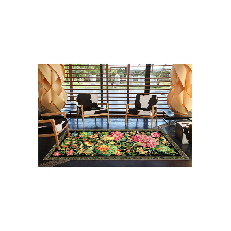 Tapis décoratif noir à motif floral traditionnel, Sous-tapis rectangulaire de 3 pi 3 po x 4 pi 11 po