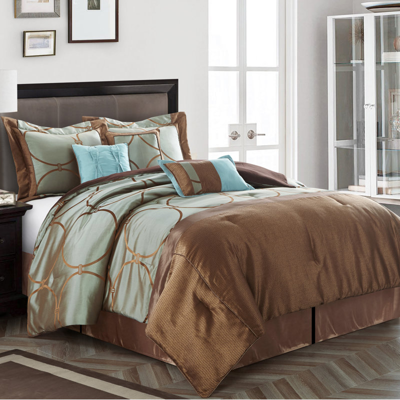 Comforter Set, Queen Comforter + 6 Additional Pieces