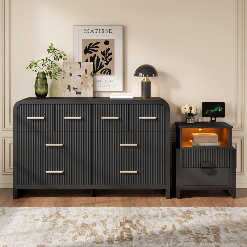Ensemble de chambre à coucher 2 pièces Wrought Studio ™ - Commode 8 tiroirs cannelés et tables de chevet cannelées 2 tiroirs