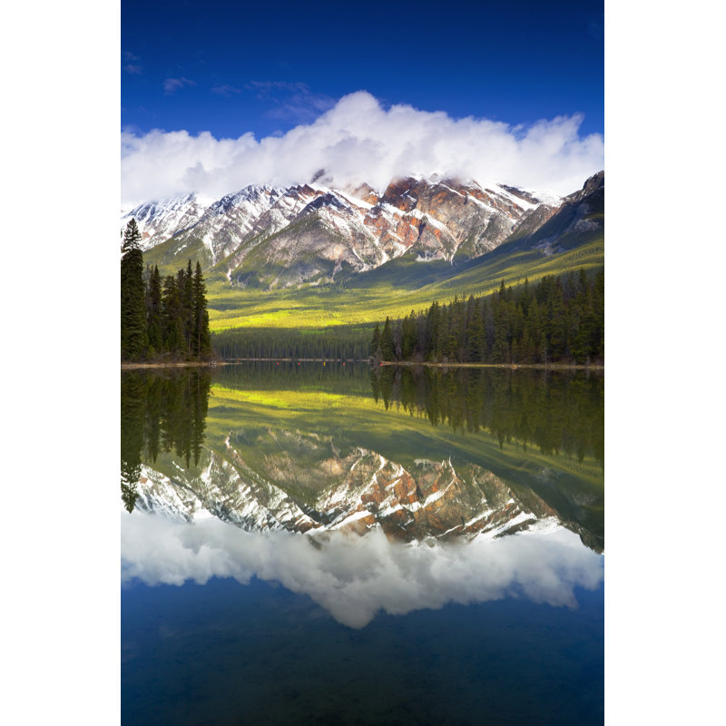 Pyramid Lake Reflection par Glowingearth, H 36 po x l 24 po