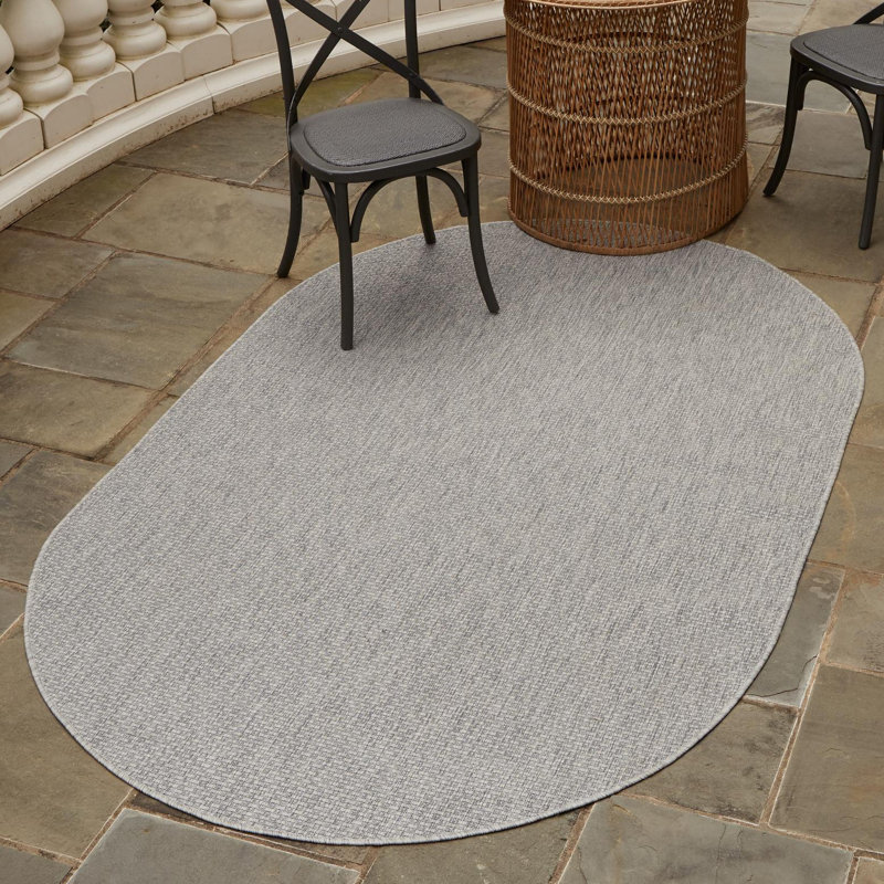 Tapis d'intérieur / extérieur gris clair / ivoire Highland, Ovale 7 pi 10 po x 10 pi