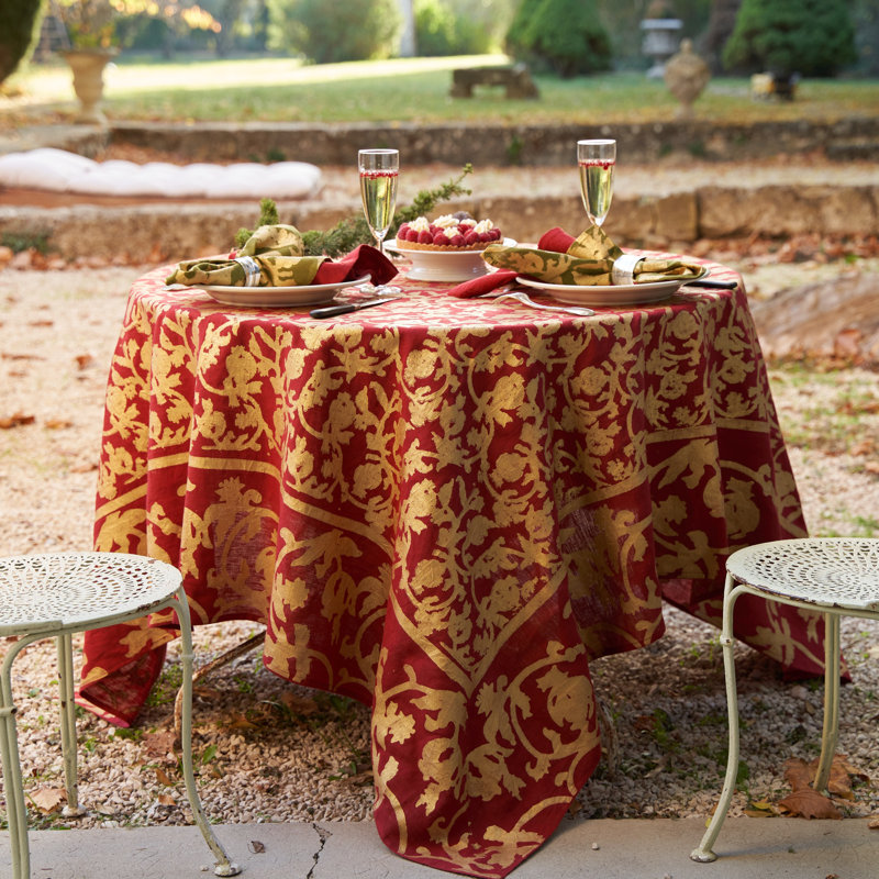 Saint-Rémy DOr Handmade Floral Tablecloth, Rouge