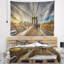 Paysage se promenant sur le pont de Brooklyn-28502288
