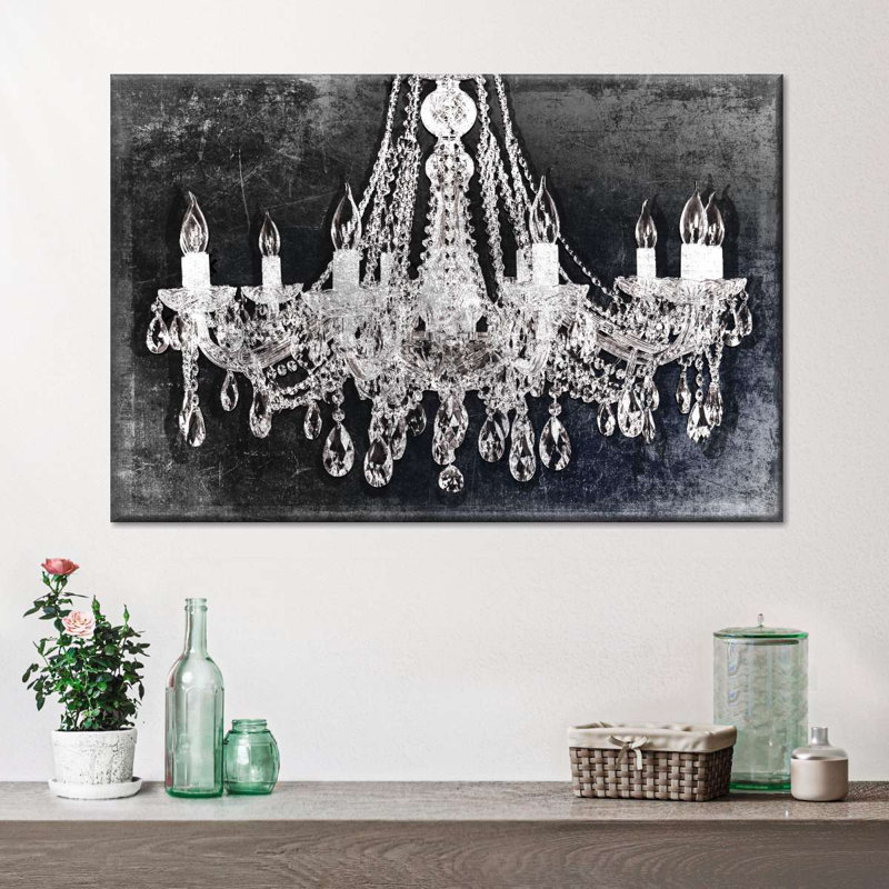 Lustre en cristal grunge sur toile, H 26 po x l 39 po x P 1,25 po