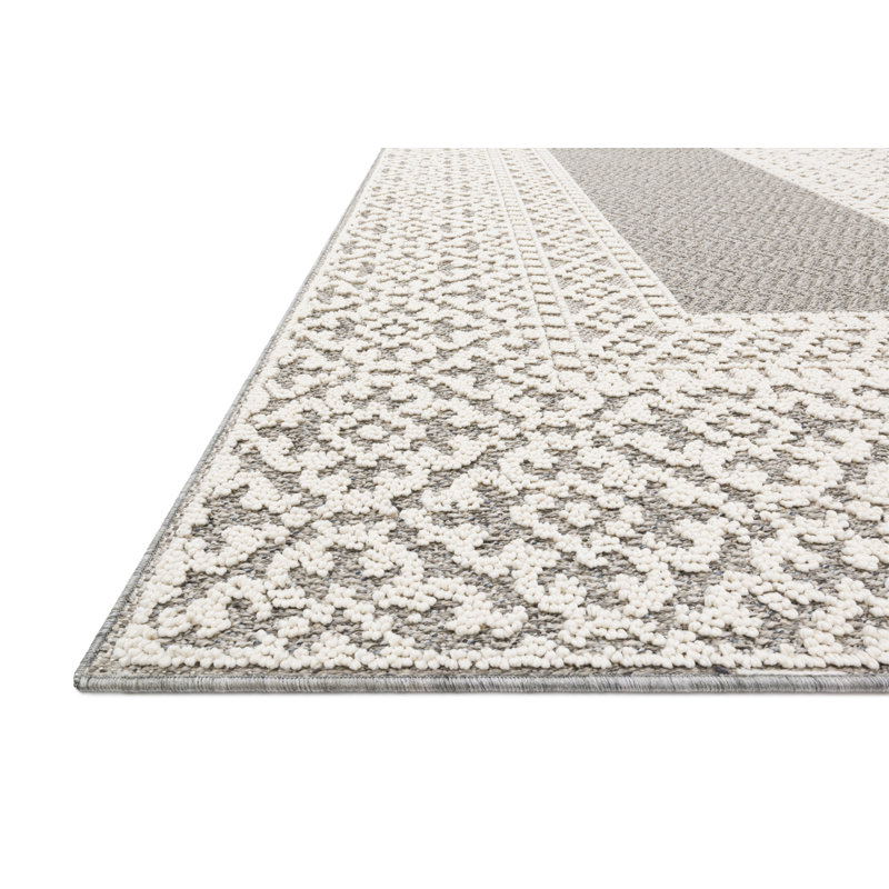 Tapis intérieur / extérieur géométrique ivoire / gris Mineola, Rectangle 5 pi x 7 pi 6 po