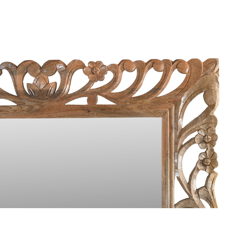 Miroir Margo en bois massif sculpté à la main à finition naturelle