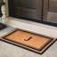 Tapis de porte en fibre de coco monogrammé l 30 po x L 48 po Butters-1308218591
