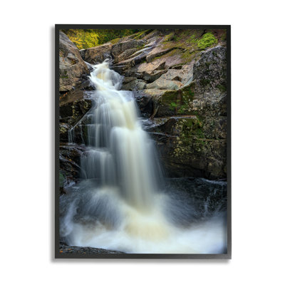«Peaceful Waterfall Splashing Rocks» par Rick Berk - photographie