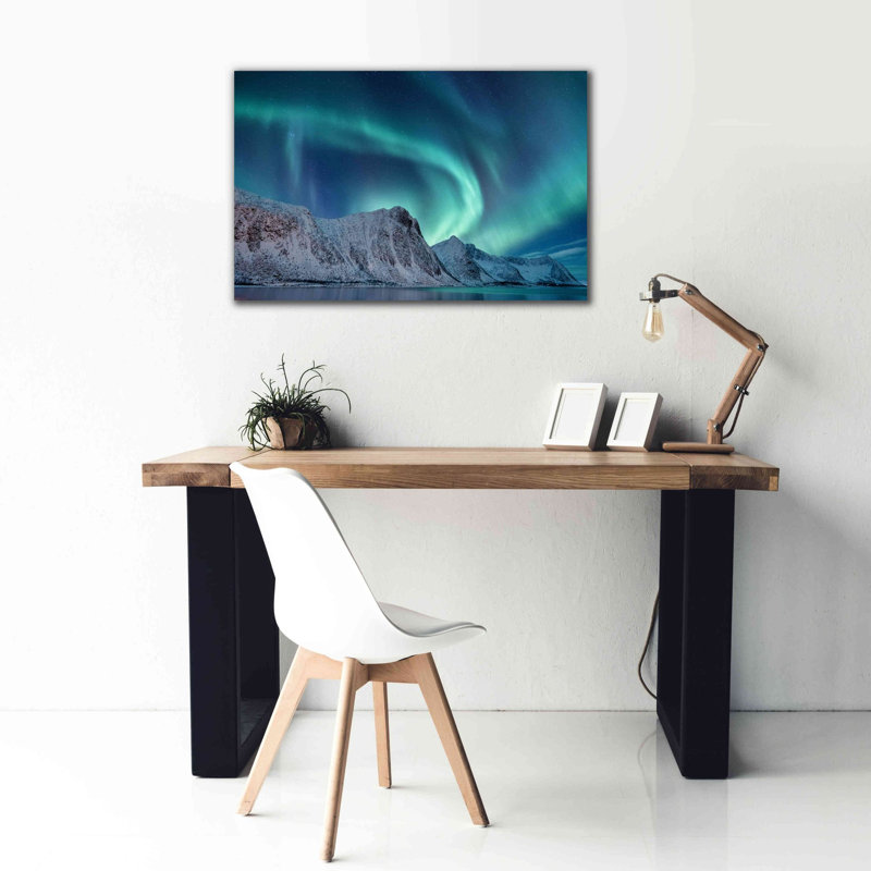«Aurora Borealis In Norvège Green» par Epic Portfolio, estampe numérique sur toile, H 26 po x l 40 po x P 1,5 po