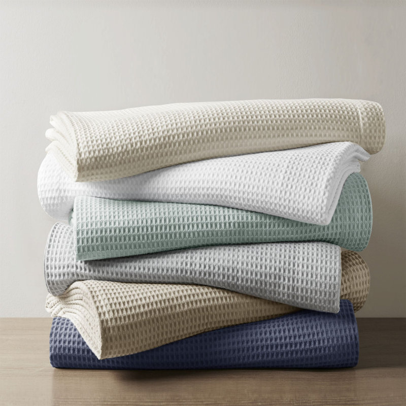Luxurious King-Sized Gray Waffle Weave Cotton Blanket