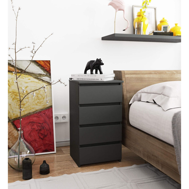 Steinarr 4 -Drawer Console