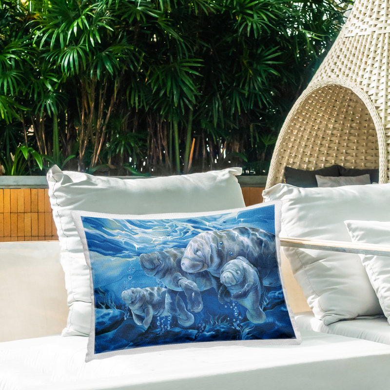 Coussin d'extérieur imprimé sous-marin Manatee Family Design par Jody Bergsma