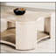 Table basse de style moderne avec rangement ouvert, roulettes attachées, structure en bois d'hévéa et finition chêne pour une utilisation polyvalente