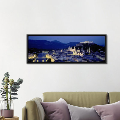 Vue en plongée de bâtiments dans une ville, Salzburg, Autriche - reproduction de photo panoramique sur toile tendue