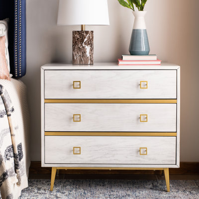 31.9'' W 3 - Drawer Dresser