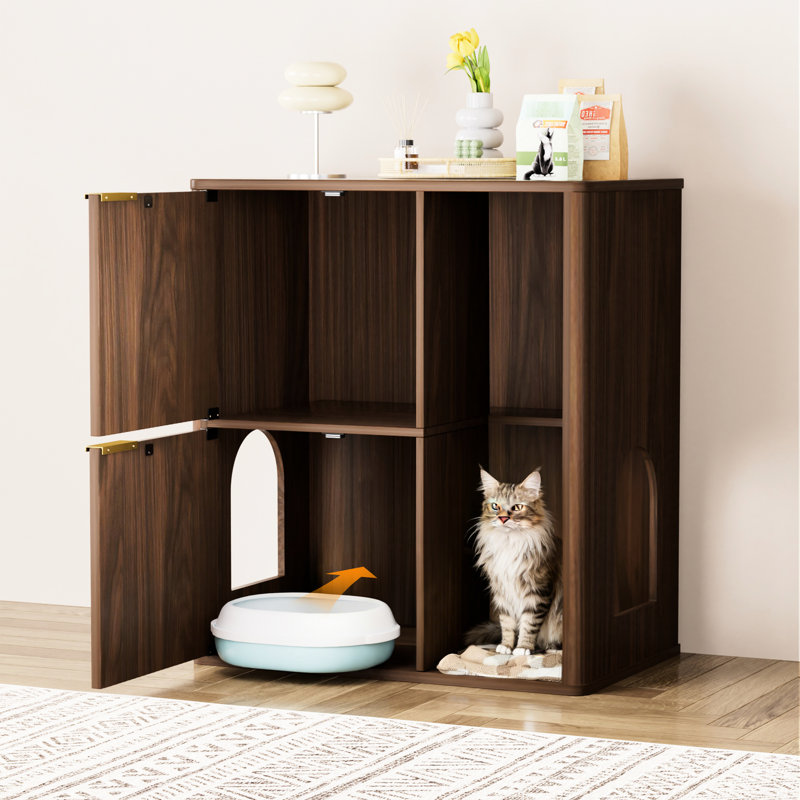 Litière en noyer pour chat avec porte à deux battants de 31,5 po de profondeur. Il dissimule la boîte d'une manière élégante et fonctionnelle, offre deux points d'entrée pour les chats et possède une tablette de rangement intégrée. Fabrication en bois long