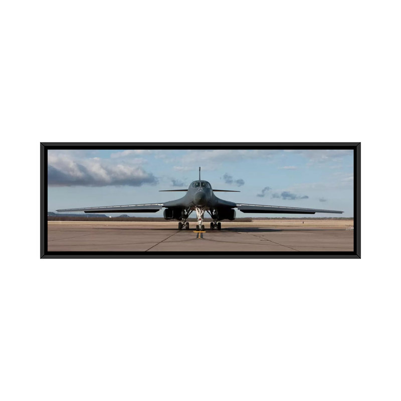 «B-1B Lancier à la base aérienne de Dyess, Texas», impression sur toile, H 12 po x l 36 po x P 1,5 po, Toile avec cadre noir