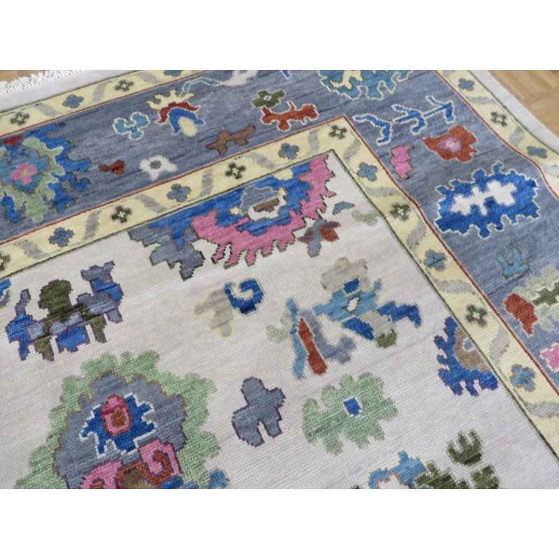 Tapis beige unique de 8 pi x 9 pi 9 po
