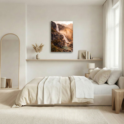 Cascade d'eau sur les montagnes Rocheuses en automne, art mural sur toile