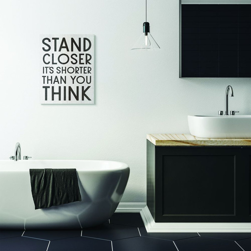 «Stand Closer Funny Bathroom Wood Texture Word Design», reproduction d'art textuel sur toile, H 30 po x l 24 po x P 1,5 po