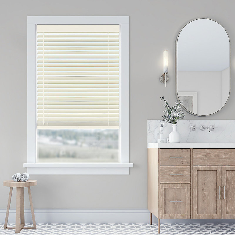 Store horizontal en faux bois LEVOLOR Custom, collection Traditions, Blanc chaud, L 46 po x L 48 po