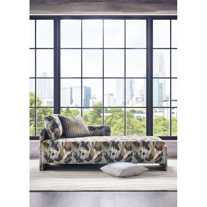 Leeton Sofa, Nadia Parchment