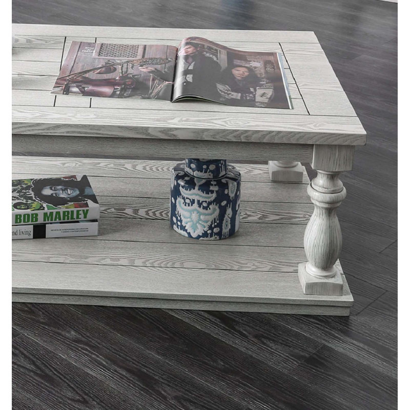 Table basse de style rustique antique