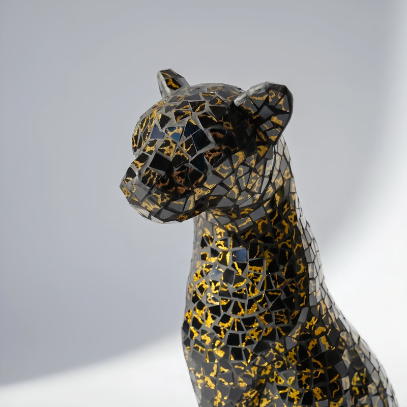 Sculpture de panthère assise en verre mosaïque craquelée de 30,7 po de hauteur, or