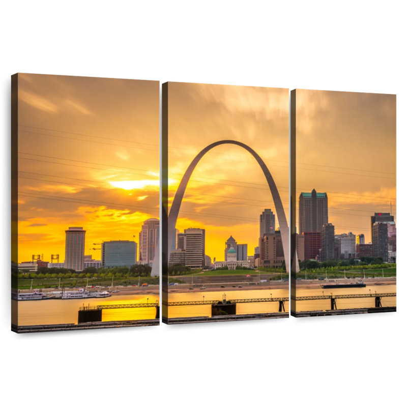 Sebbie Saint Louis, 20" H x 33" W