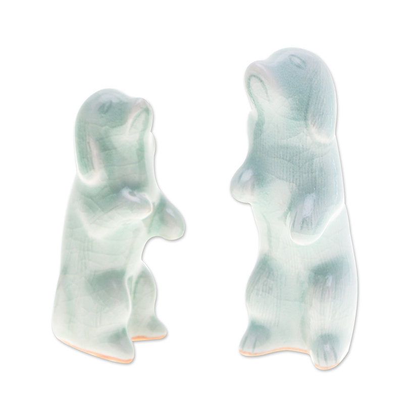 Figurines en céramique Red Barrel Studio® Handmade Playful Friends Celadon (paire)