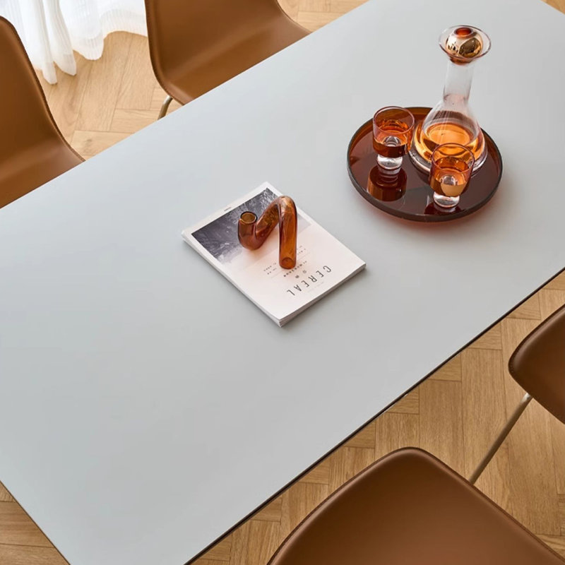 Ensemble de table de salle à manger élégant avec des caractéristiques solides., H 29,53 po x L 70,87 po x l 35,43 po