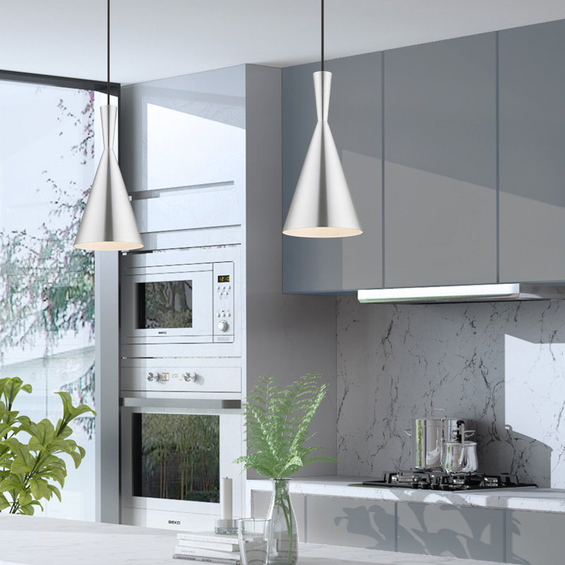 Luminaire suspendu conique à 1 lumière Ariandne, Aluminium brossé / blanc brillant, H 15,25 po x l 7,25 po x P 7,25 po