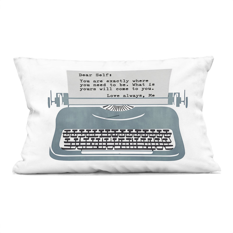 Conception de coussin décoratif inspiré de la note de machine à écrire par Annabelle Hall