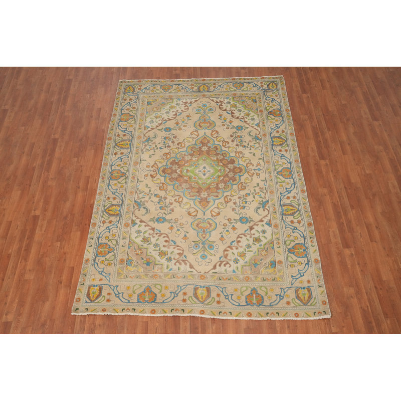 Luxueux tapis 7 x 9 avec des motifs traditionnels exquis