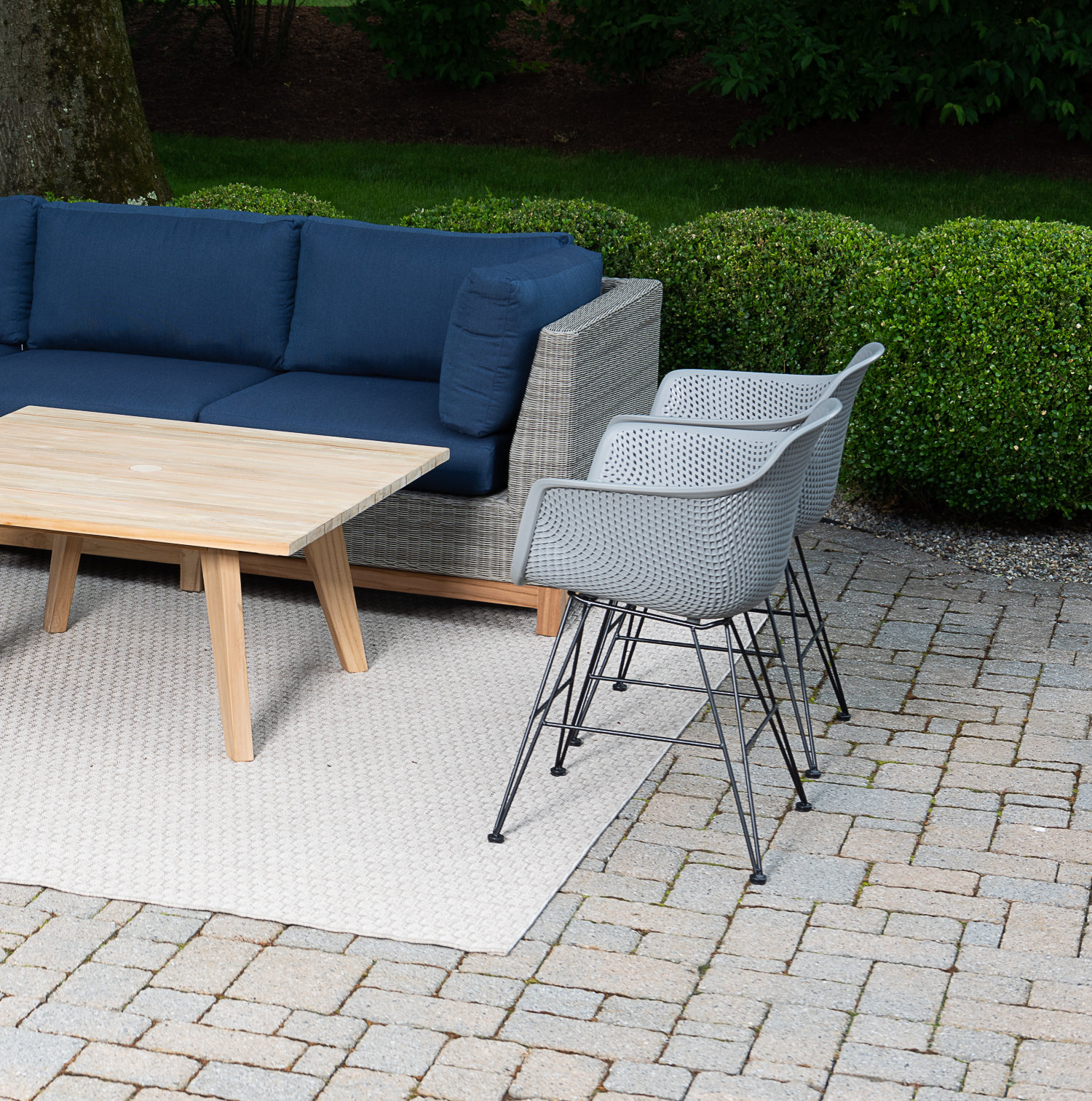 Dusti Iron Patio Armchair, Gray