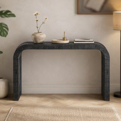 Console en bois avec bord incurvé, texture naturelle, idéale pour rehausser le style et la fonctionnalité des vestibules et des salons