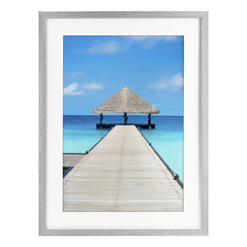 On The Water, jetée tropicale, impression encadrée sous verre, design par LSR Design Studio, H 20 po x l 14 po