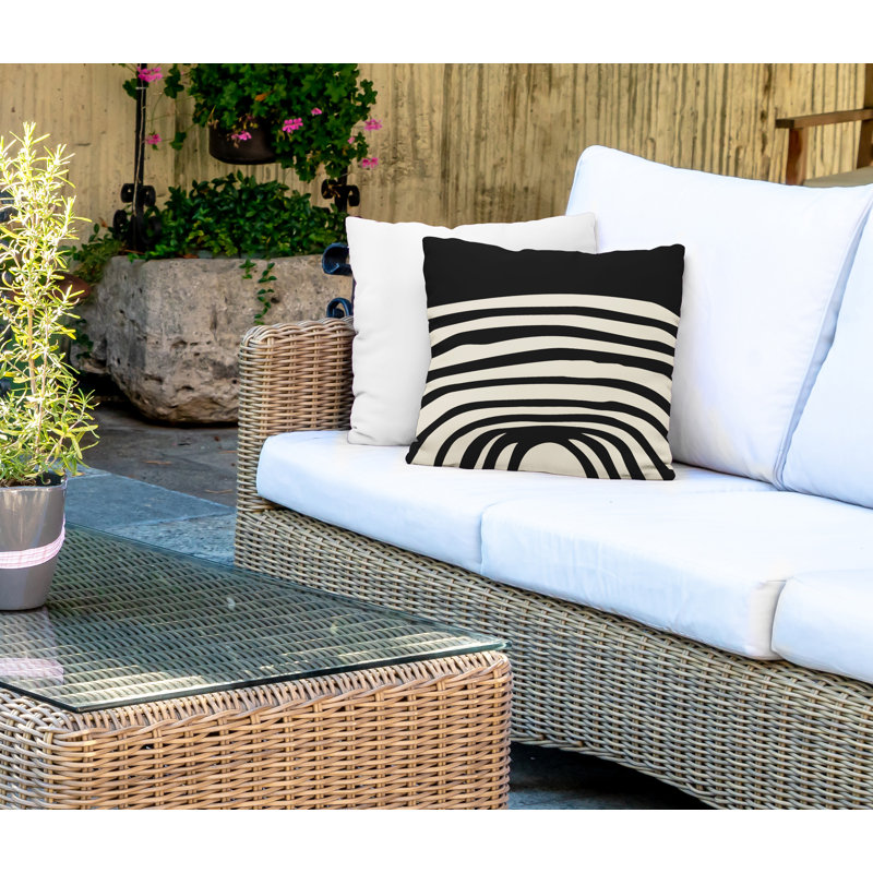 Coussin décoratif intérieur / extérieur en polyester filé Izzy, Noir / Blanc cassé, 17 po x 17 po
