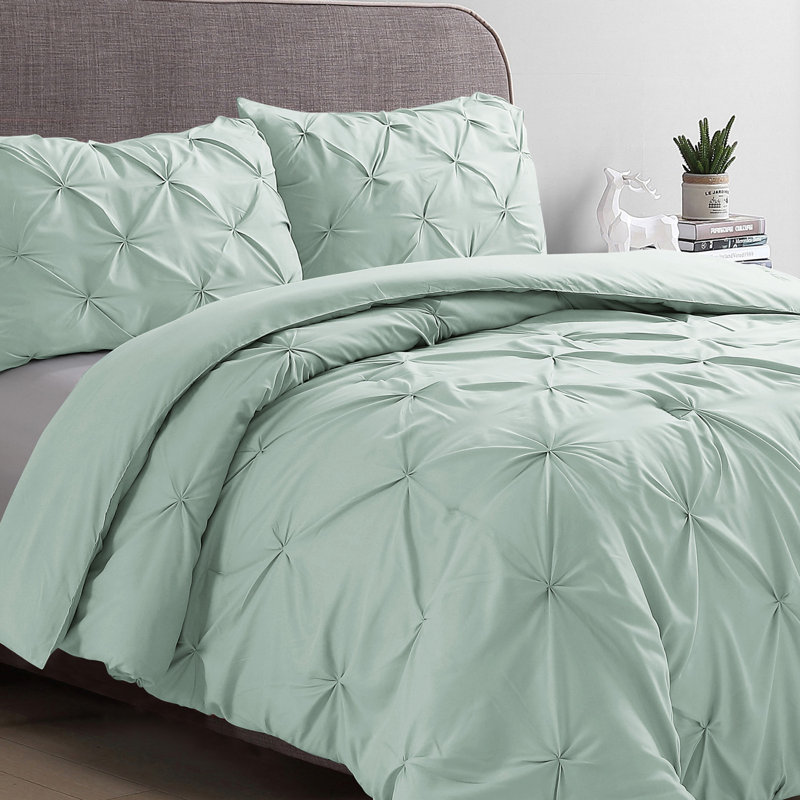 Swift Home Pintuck 3-Piece Microfiber Comforter Set - Solid Colors and Striped Designs - All-Seasonal, Durable, Easy Care