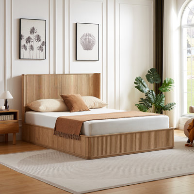 Grand lit plateforme, aucun sommier requis